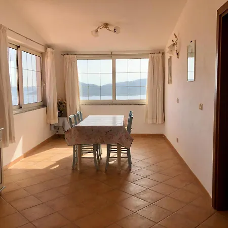 Spiniccio 6 - Attico Vista Mare * La Maddalena (Sassari)